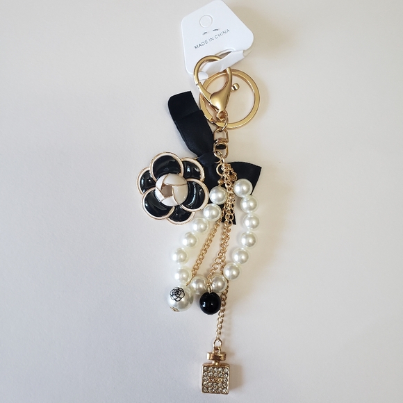 new fashion Traditional Luxury Accessory pearl and Rhinestone Keychain Clover - Picture 4 of 7